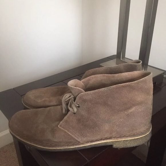 desert boots size 4